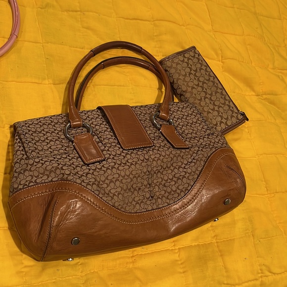 Vintage Signature Coach Purse and Wallet Set - Picture 2 of 7
